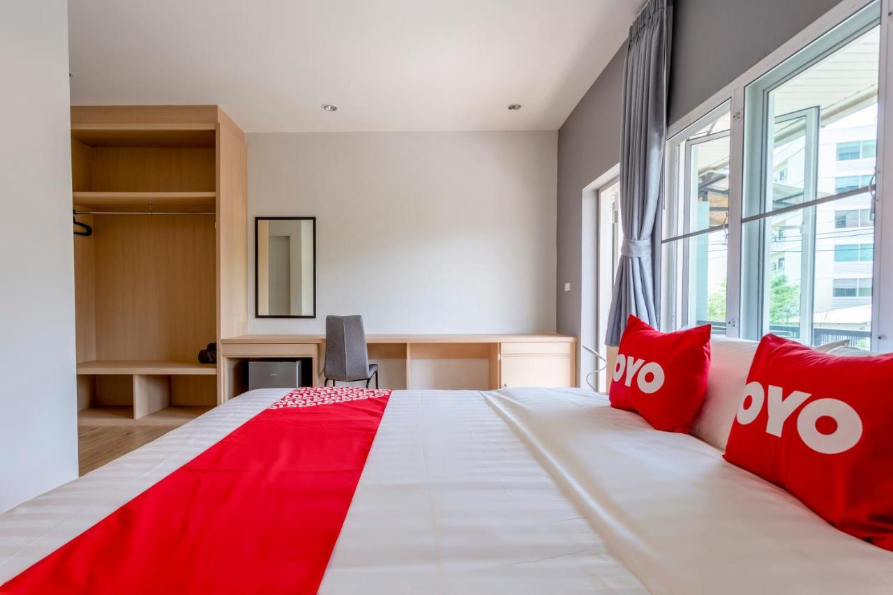 Oyo 1053 Bloom Guest House Чиангмай Экстерьер фото